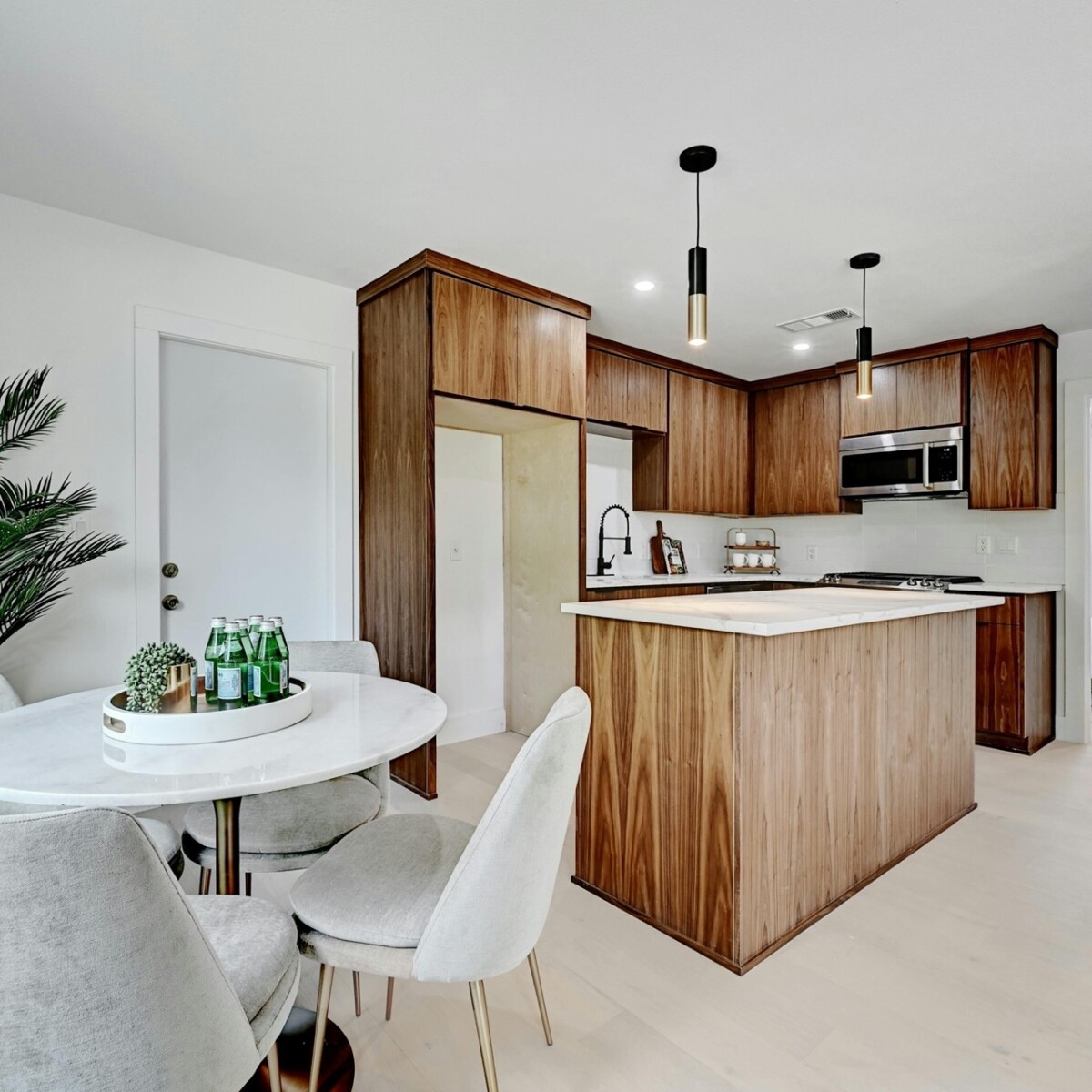 Quartz Countertops Custom Home Builders in Austin TX, Habitat Haus LLC